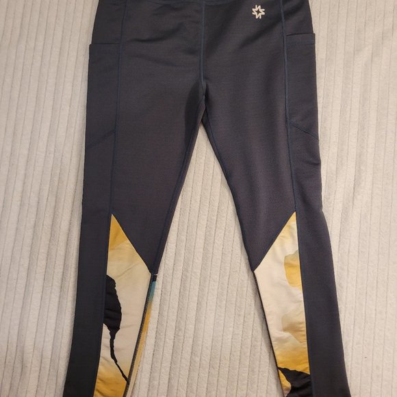 Nikita base layer - Picture 1 of 3